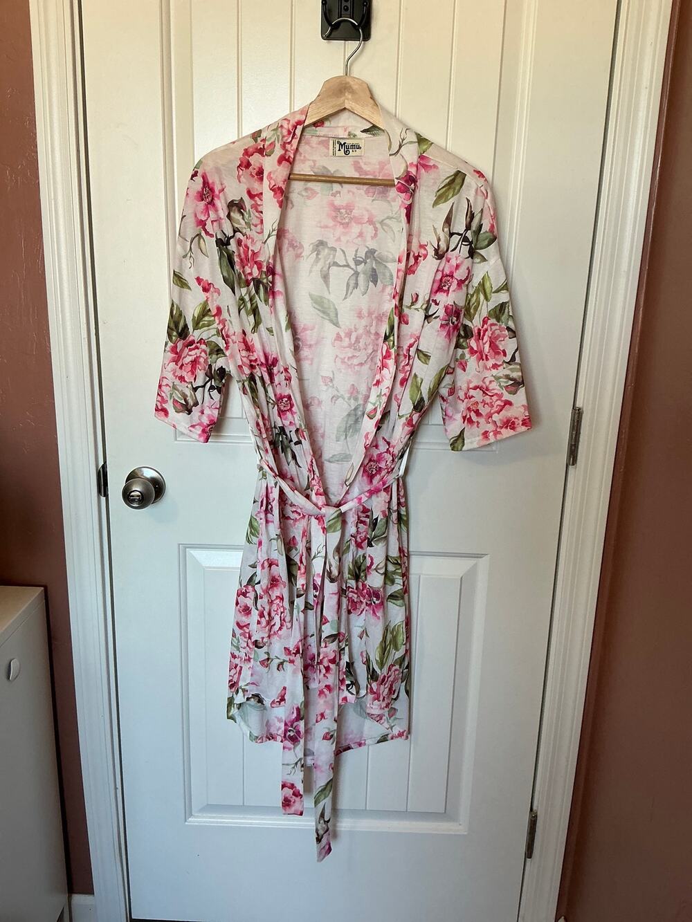 Show Me Your Mumu Rose Print Robe 0/S White/Pink